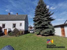 Dom z zabudowaniami - PoŁęcko